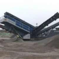 揚州首臺！德國移動式破碎篩分設(shè)備投入使用，解決建筑垃圾處理難題！